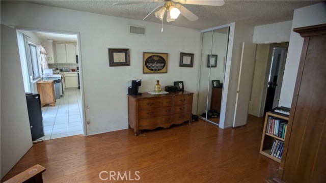27636 Sequoia Glen Drive, Valencia CA: https://media.crmls.org/medias/391c9e65-e20e-4c38-a321-478a1011d486.jpg