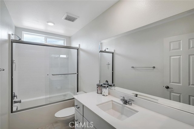 Upstairs Guest Full Bathroom