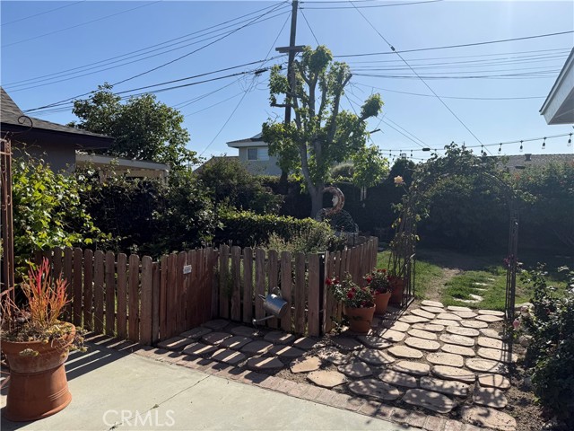 Detail Gallery Image 33 of 39 For 15911 Dundalk Ln, Huntington Beach,  CA 92647 - 3 Beds | 2 Baths