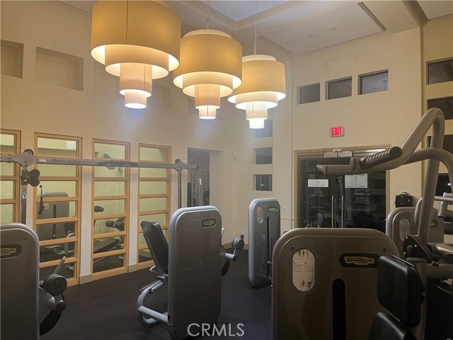8889 Caminito Plaza Centro, San Diego CA: https://media.crmls.org/medias/391f641d-d19d-4228-8f98-bd62f754555d.jpg