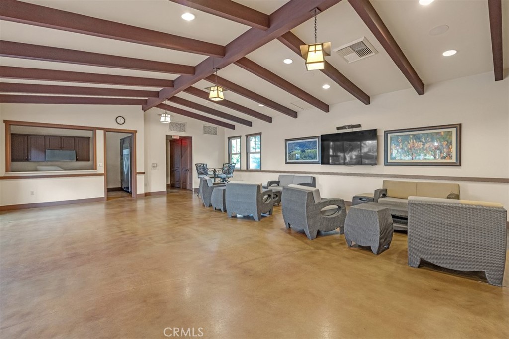 https://media.crmls.org/medias/391f74d1-a0c8-4e18-9a6d-1c31f663e6a6.jpg?preset=X-Large
