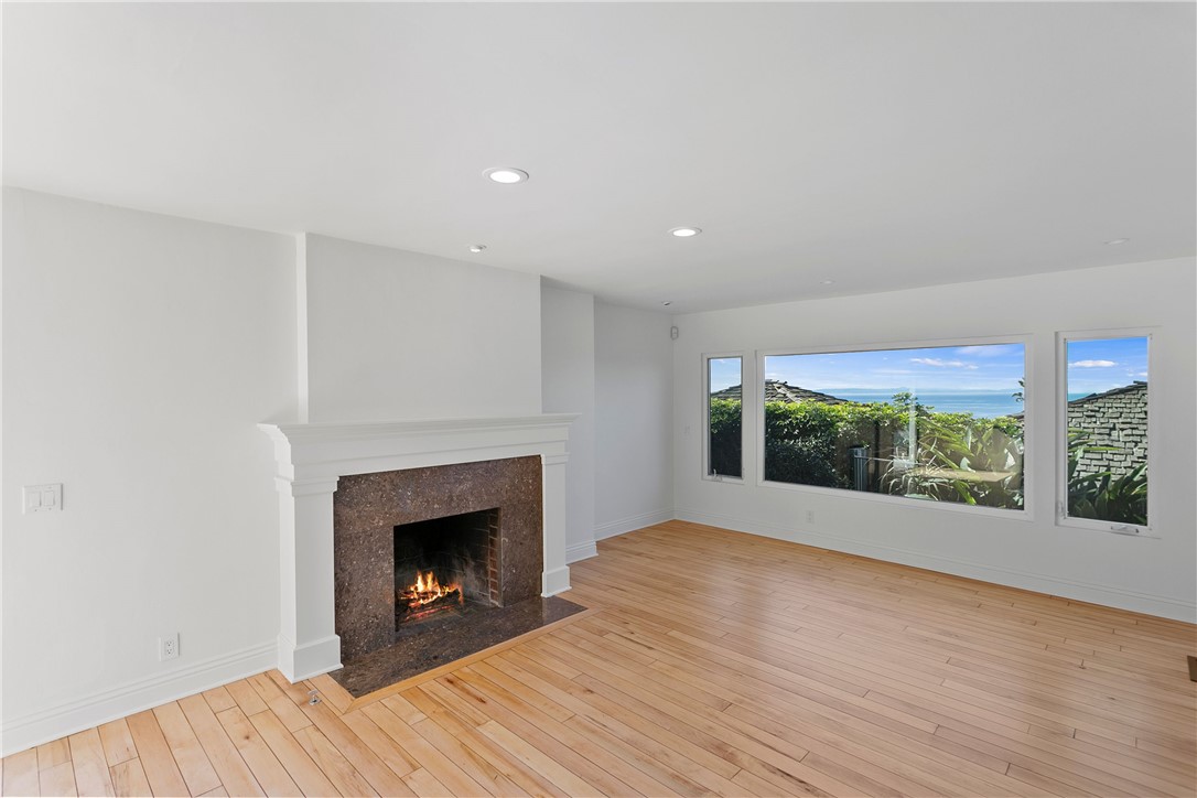 Detail Gallery Image 8 of 37 For 984 Summit Dr, Laguna Beach,  CA 92651 - 3 Beds | 2 Baths
