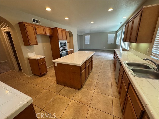 Detail Gallery Image 21 of 67 For 14570 Piedmont Dr, Moreno Valley,  CA 92555 - 5 Beds | 3/1 Baths