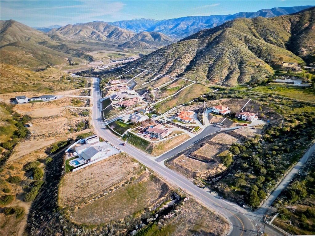 https://media.crmls.org/medias/391febbb-e3a7-4563-8564-945abc9ddd52.jpg?preset=X-Large