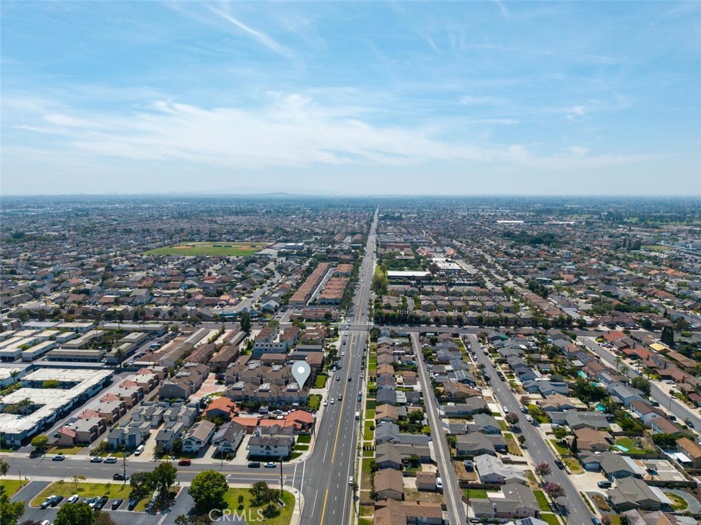 https://media.crmls.org/medias/3920339a-2286-440a-98a8-3065ea6092fc.jpg?preset=X-Large