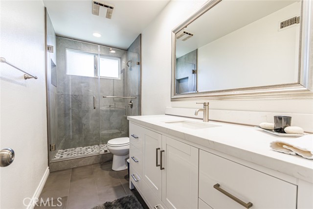 9549 Forbes Ave, Northridge CA: https://media.crmls.org/medias/39208d75-f114-400e-9c82-ab114cf20f9d.jpg