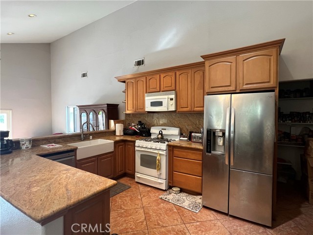 Detail Gallery Image 4 of 21 For 426 W 1st St, Azusa,  CA 91702 - 4 Beds | 2 Baths