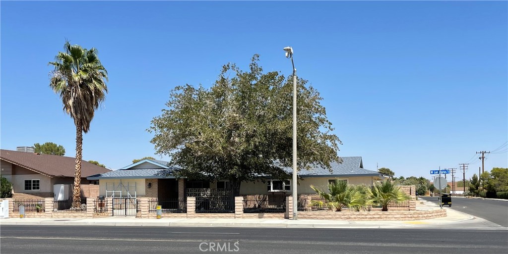 526 W Las Flores Avenue