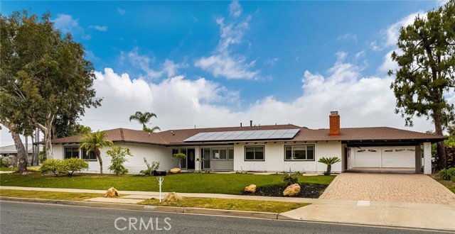 Detail Gallery Image 1 of 54 For 18961 Castlegate Ln, Santa Ana,  CA 92705 - 4 Beds | 3/1 Baths