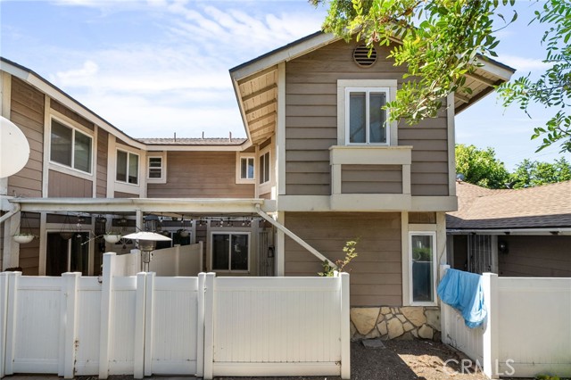 1650 S Campus Avenue, Ontario CA: https://media.crmls.org/medias/39211d40-8dca-40b5-8f9a-8c552ecf01ef.jpg