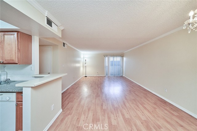 Detail Gallery Image 21 of 30 For 200 S Reno St #210,  Los Angeles,  CA 90057 - 2 Beds | 2 Baths
