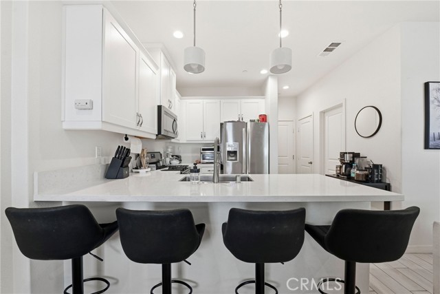 Detail Gallery Image 11 of 39 For 4156 Sitio Cielo, Oceanside,  CA 92057 - 3 Beds | 2/1 Baths