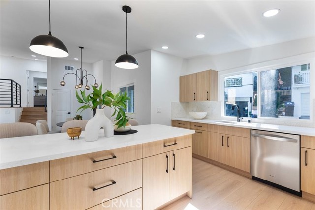 Detail Gallery Image 12 of 29 For 9921 Westwanda Dr, Beverly Hills,  CA 90210 - 2 Beds | 2 Baths