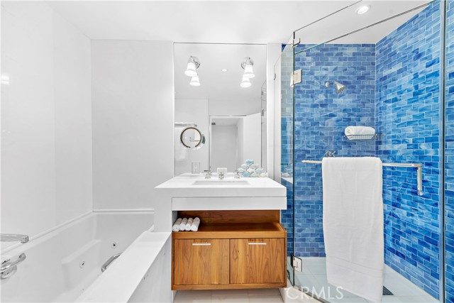 Detail Gallery Image 21 of 59 For 102 Blue Lagoon, Laguna Beach,  CA 92651 - 3 Beds | 3 Baths