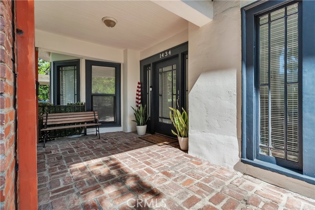 Detail Gallery Image 5 of 60 For 1434 N Genesee Ave, Los Angeles,  CA 90046 - 5 Beds | 2 Baths