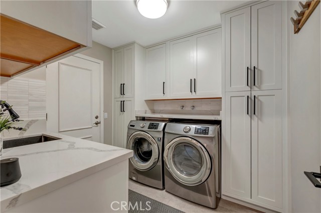 Detail Gallery Image 15 of 58 For 6095 Greenbrier Dr, Huntington Beach,  CA 92648 - 3 Beds | 2/1 Baths