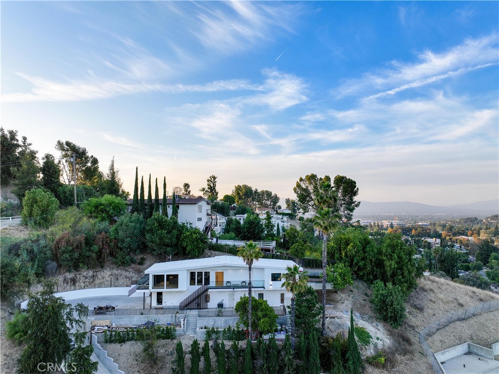 5137 Campo Rd — architectural residence