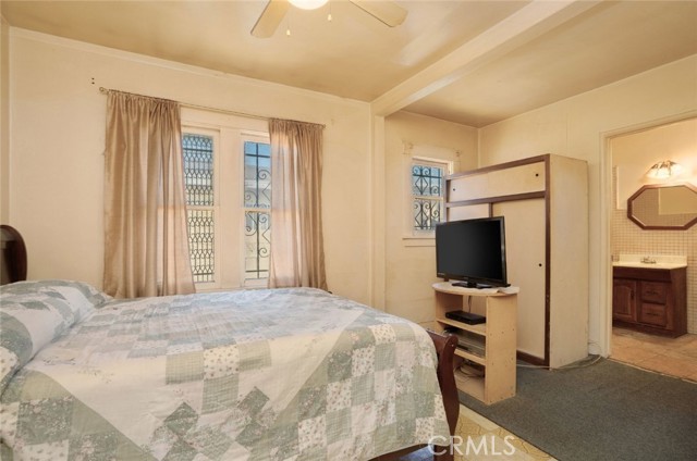 en-suite bedroom