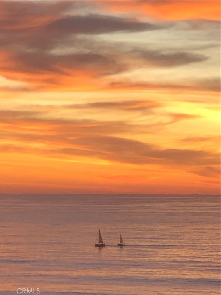 https://media.crmls.org/medias/3923d7cc-cf16-4938-8d50-d1e8f762482a.jpg?preset=X-Large