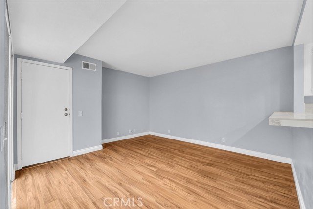 Detail Gallery Image 14 of 24 For 4 Wellesley, Irvine,  CA 92612 - 2 Beds | 2/1 Baths