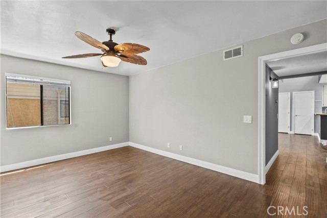 18750 Mandan Street, Canyon Country CA: https://media.crmls.org/medias/392554dd-c953-4132-8c30-acbeb13aa7f4.jpg