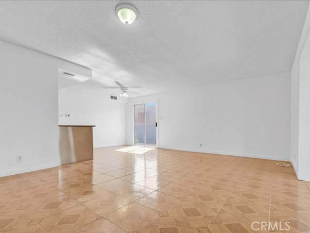 Detail Gallery Image 4 of 28 For 3030 Valle Vista Dr #27,  Los Angeles,  CA 90065 - 2 Beds | 1 Baths