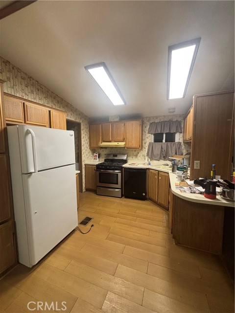 Detail Gallery Image 3 of 8 For 22840 Cajalco, Perris,  CA 92570 - 3 Beds | 2 Baths