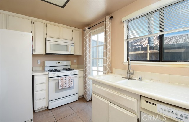 Detail Gallery Image 11 of 37 For 27935 Cactus Flower Dr, Menifee,  CA 92585 - 3 Beds | 2 Baths
