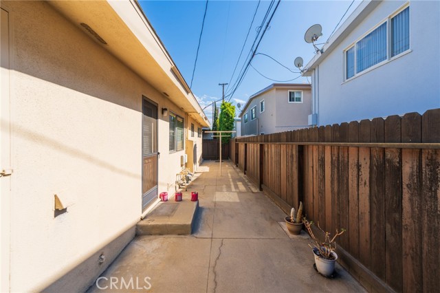 Detail Gallery Image 39 of 47 For 522 Avenue F, Redondo Beach,  CA 90277 - 5 Beds | 3 Baths