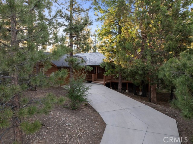 Detail Gallery Image 1 of 26 For 1219 W Alpenweg Dr, Big Bear City,  CA 92314 - 3 Beds | 2 Baths