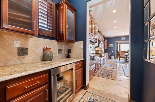 16850 Nandina Avenue, Riverside CA: https://media.crmls.org/medias/39296e52-cf33-4cd2-b9a6-695495830f9c.jpg
