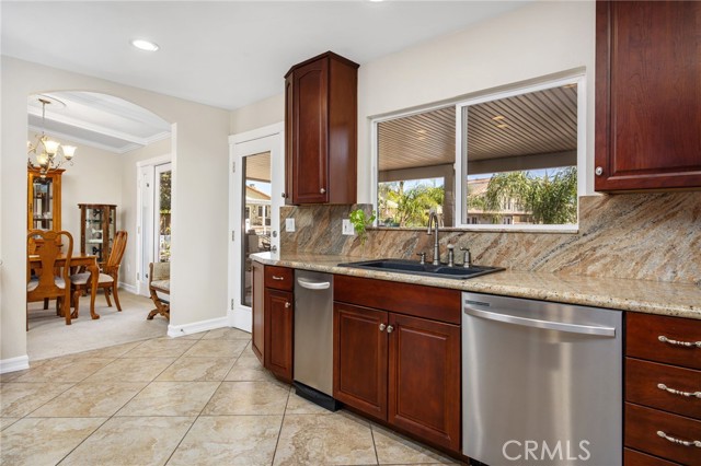 Detail Gallery Image 13 of 61 For 30176 Windward, Canyon Lake,  CA 92587 - 4 Beds | 2 Baths