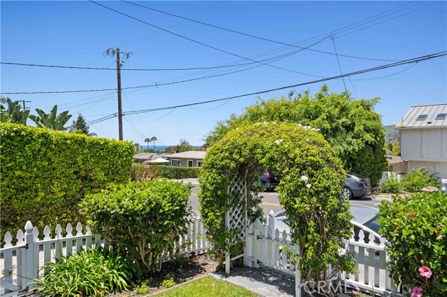 541 Thalia Street, Laguna Beach CA: https://media.crmls.org/medias/392a6fee-4895-488f-9a54-e0f256374a7b.jpg