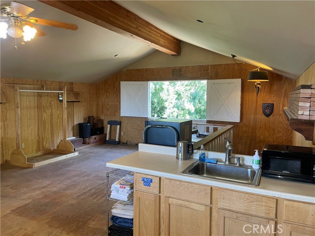 9 Maverick Lane, Rolling Hills CA: https://media.crmls.org/medias/392afe33-77cf-4d7d-a8d5-221074f4f396.jpg