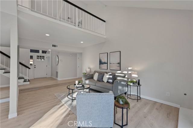 Detail Gallery Image 6 of 49 For 18838 Cabral, Canyon Country,  CA 91351 - 4 Beds | 3 Baths