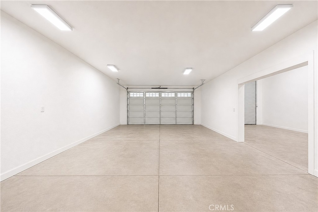 https://media.crmls.org/medias/392be589-a8f4-45fd-8d50-a9e66d9df7ca.jpg?preset=X-Large