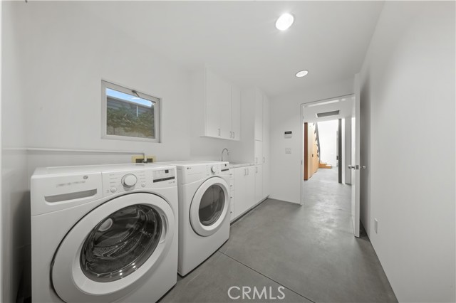 Detail Gallery Image 18 of 39 For 519 Santa Ana, Newport Beach,  CA 92663 - 4 Beds | 4/1 Baths