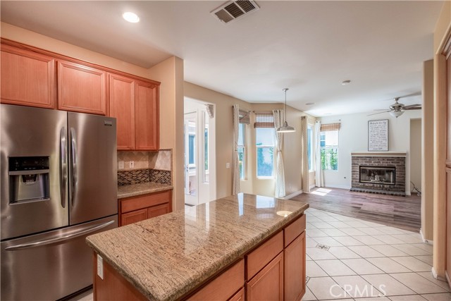 27531 Sunny Creek Drive, Valencia CA: https://media.crmls.org/medias/392cc12f-70b1-464b-8015-0bfdbdf89a54.jpg
