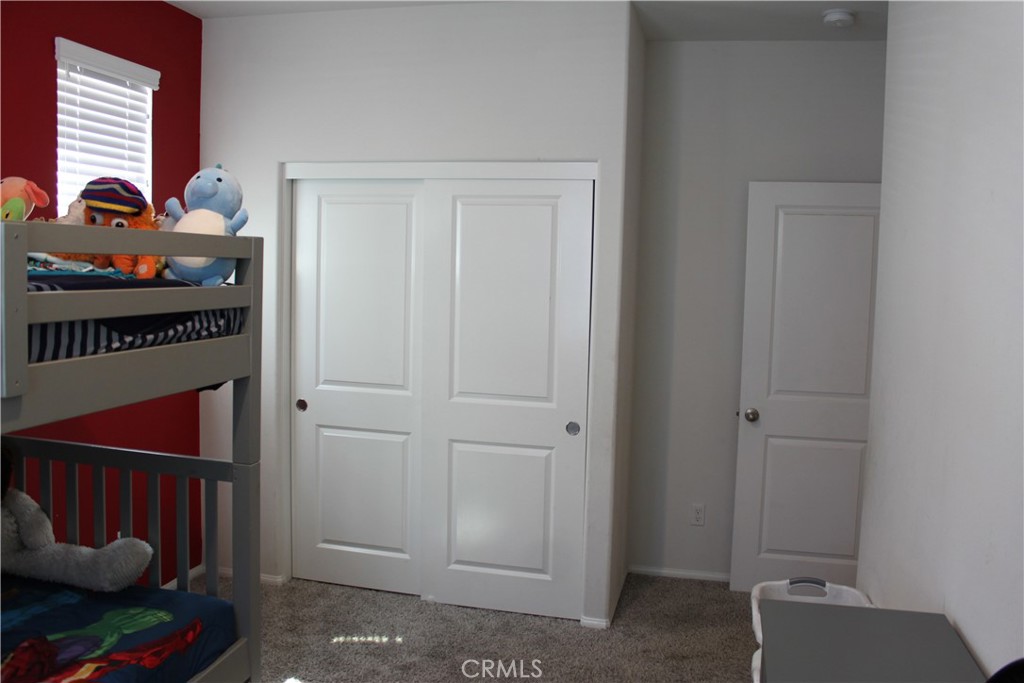 https://media.crmls.org/medias/392cf99d-e825-41dd-8282-787aa69283ca.jpg?preset=X-Large