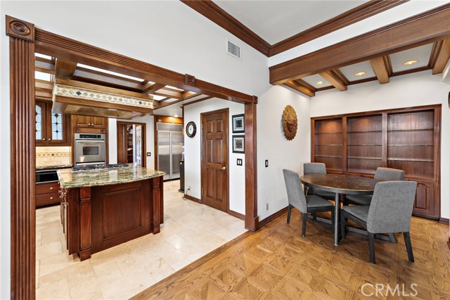 26126 Oroville Place, Laguna Hills CA: https://media.crmls.org/medias/392d6f4b-23d3-49aa-994f-38395ce2bada.jpg