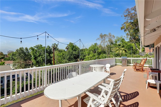 2307 Cameron Avenue, Covina CA: https://media.crmls.org/medias/392da527-2f6a-47dc-a789-c92425a53c6f.jpg