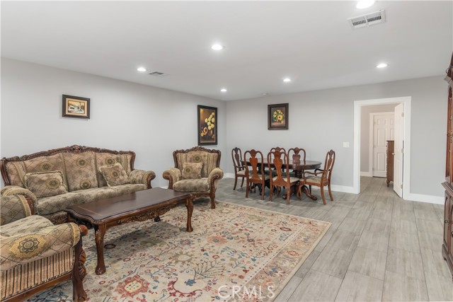 Detail Gallery Image 4 of 21 For 10233 Glory Ave, Tujunga,  CA 91042 - 3 Beds | 2 Baths