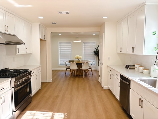 Detail Gallery Image 12 of 29 For 6515 Cimarron, Los Angeles,  CA 90047 - 3 Beds | 2 Baths