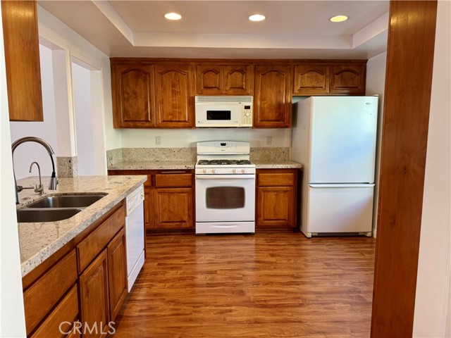 Detail Gallery Image 4 of 25 For 12 Park Vista #50,  Irvine,  CA 92604 - 2 Beds | 2 Baths