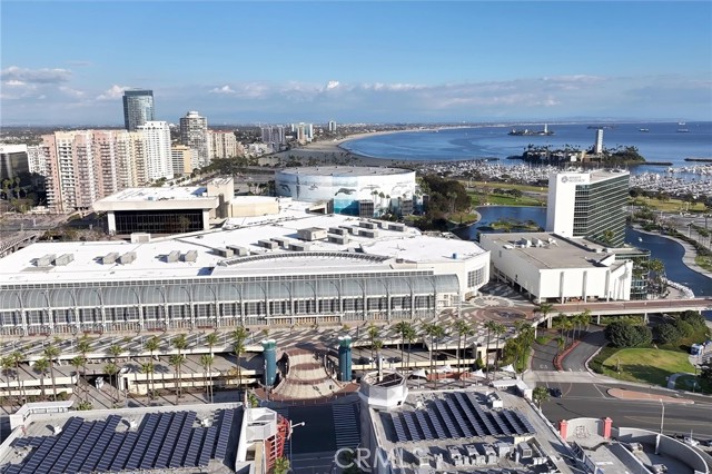 400 W Ocean Boulevard, Long Beach CA: https://media.crmls.org/medias/392e62dd-109b-45e3-bfff-af7c017c310d.jpg