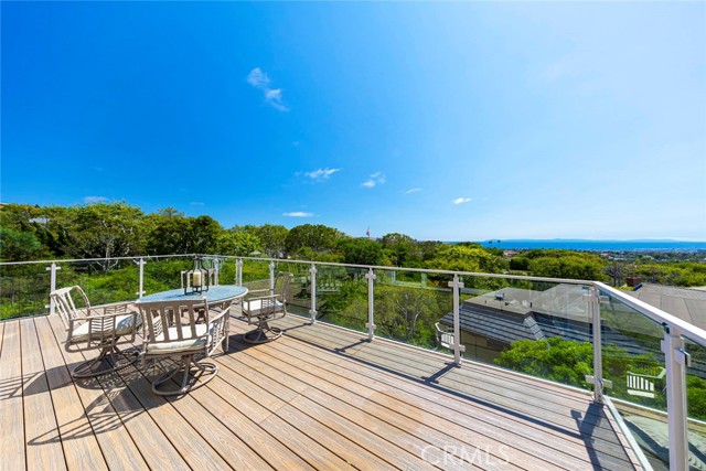3 Harbor Ridge Drive, Newport Beach CA: https://media.crmls.org/medias/392eb59e-1481-497a-9342-54df34421f73.jpg