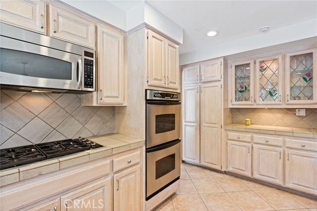 Detail Gallery Image 7 of 48 For 18200 Vintage, Northridge,  CA 91325 - 4 Beds | 3 Baths