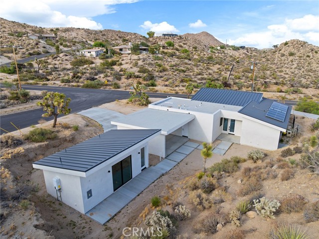6218 Farrelo Road, Yucca Valley CA: https://media.crmls.org/medias/392fdd2b-ae16-4ac4-b670-953c824e478a.jpg