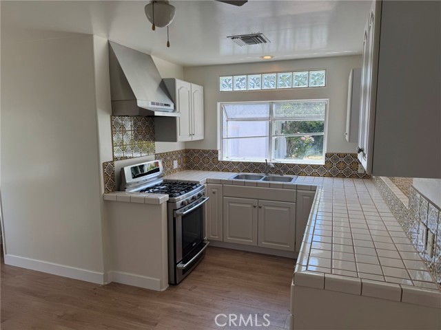 Detail Gallery Image 3 of 21 For 4313 Shadyglade Ave, Studio City,  CA 91604 - 3 Beds | 2 Baths