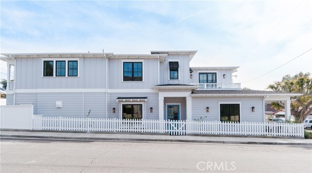 2622 Maple Avenue, Manhattan Beach, California 90266, 5 Bedrooms Bedrooms, ,2 BathroomsBathrooms,Residential,Sold,Maple,SB17026547